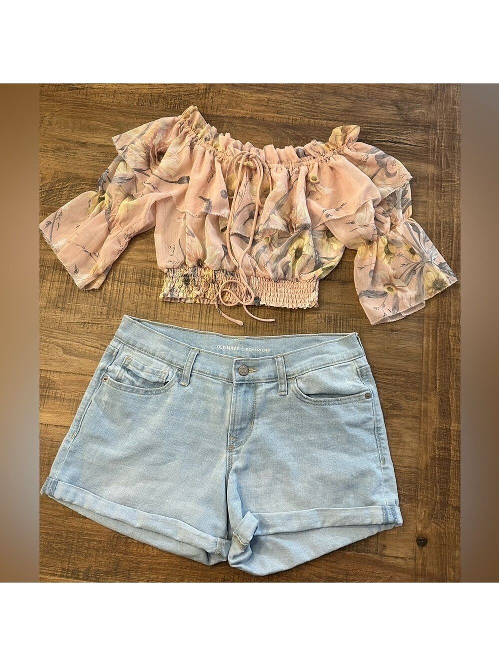 Old Navy Mid-Rise Slightly Distressed Boyfriend Jean shorts 3-inch inseam